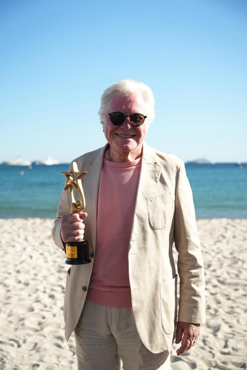 Hussein Fahmi Receives Arab Cinema Personality of the Year Award at Cannes